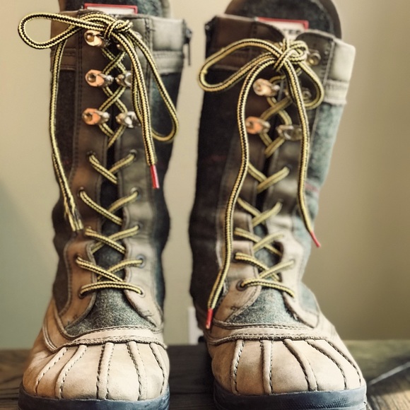 Hunter Shoes - HUNTER SIZE 8 OLIVE AND TAN CORINN WINTER BOOTS